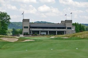 Olde Stonewall 18th Approach